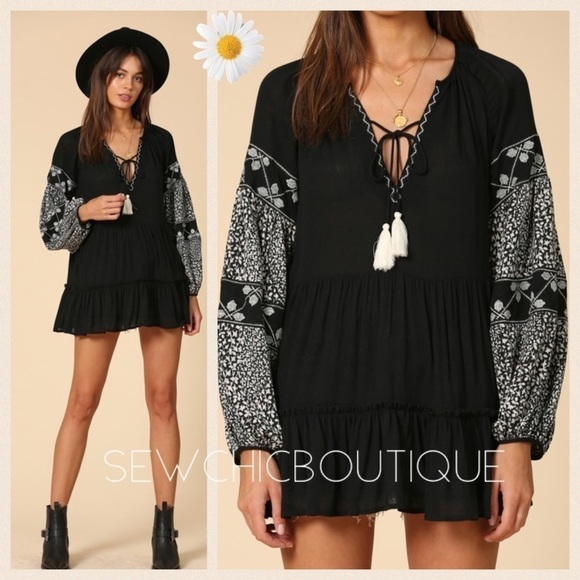 Black Tiered Tunic w/ Tassels & Bubble Sleeve - Picture 2 of 14